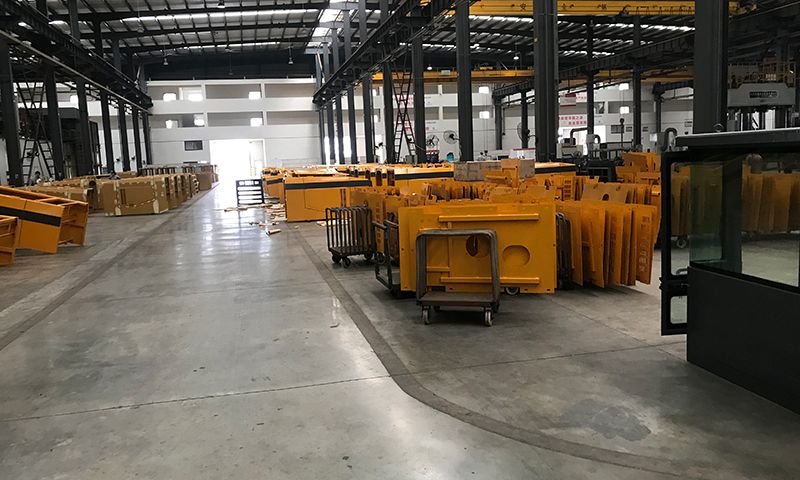 Lini Produksi Pembuatan Mesin Forklift