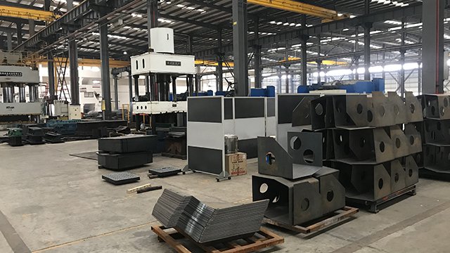 Lini Produksi Pembuatan Mesin Forklift